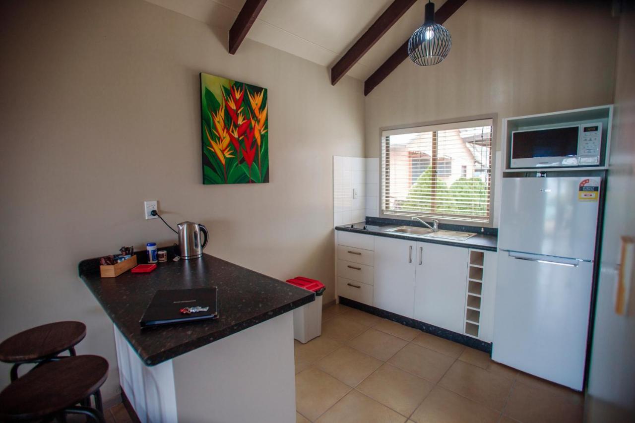 Nikao Beach Bungalows 라로통가 외부 사진